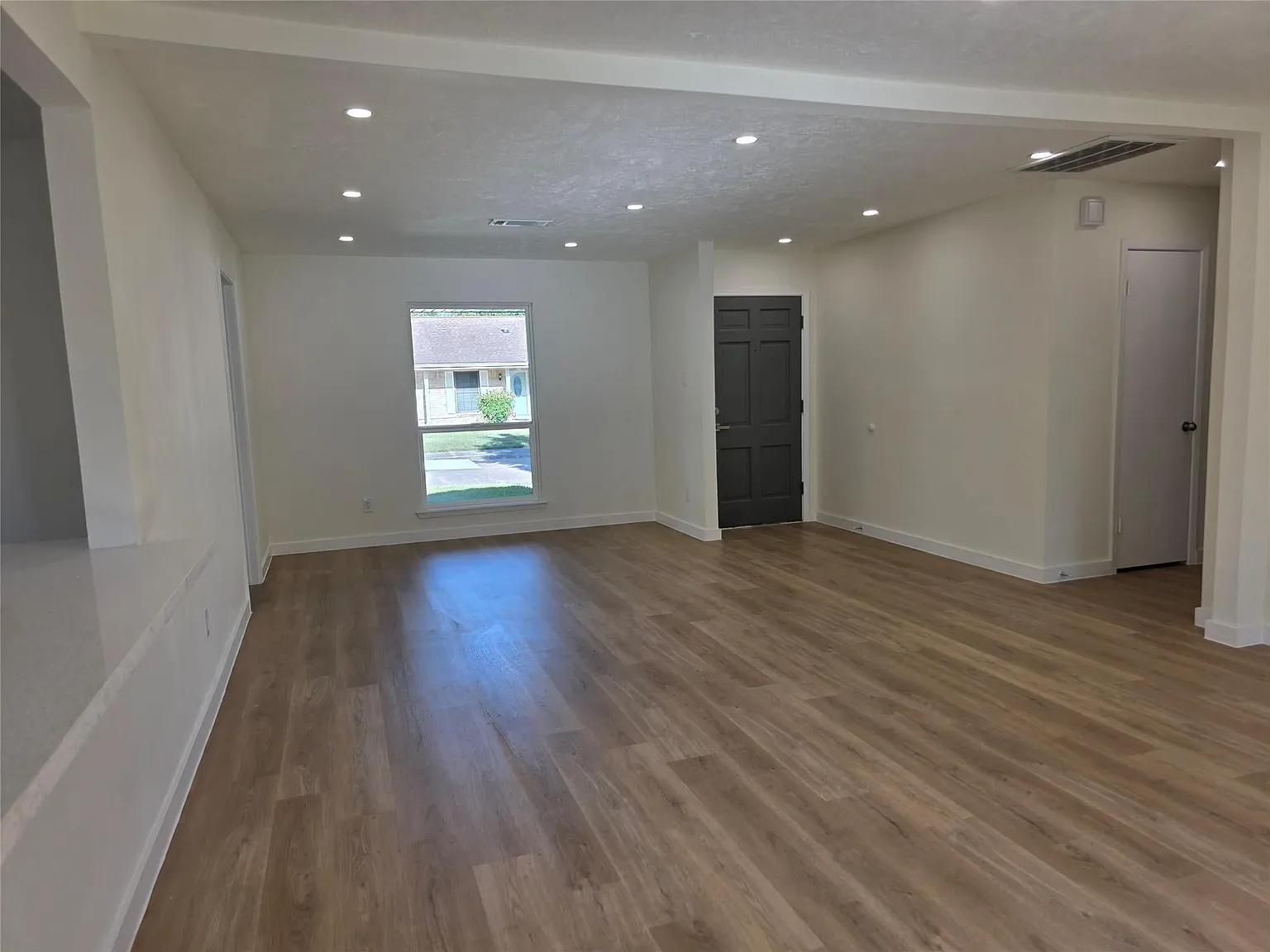 4 bed, 1719 sqft, $1,850 — Photo 3