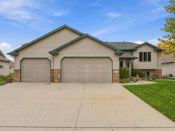 1563 7th St E, West Fargo, ND 58078