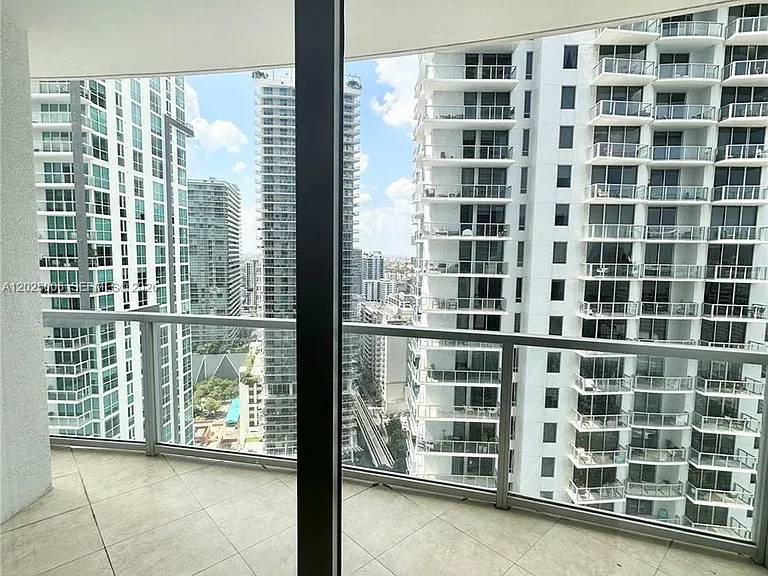 1060 Brickell Ave #2515 — Photo 6