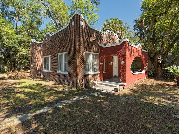 3rd image of 3504 Boulevard
