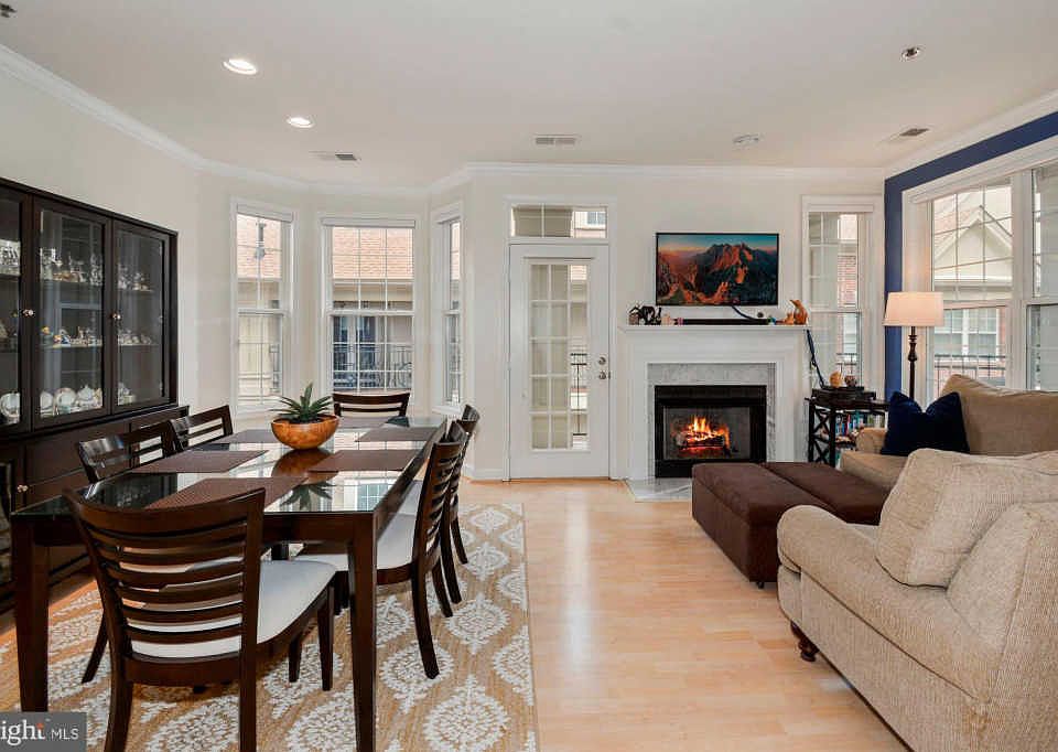 1st image of 1321 N Adams Ct APT 306