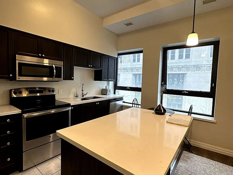 112 King St E #306 — Photo 3