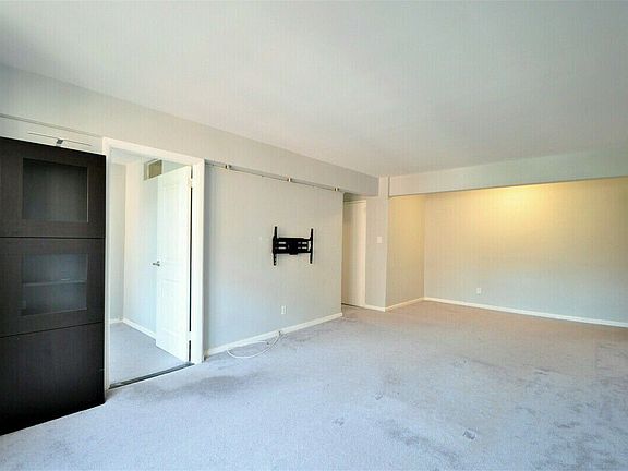 5th image of 66-15 Thornton Pl #4G