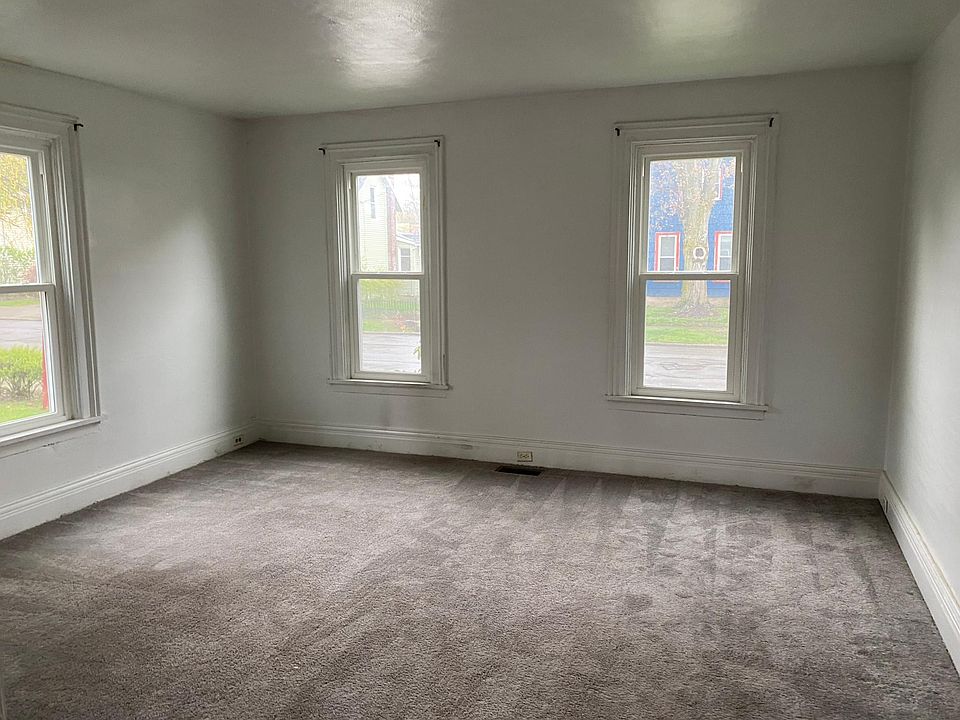 1st image of 31 Union St #31