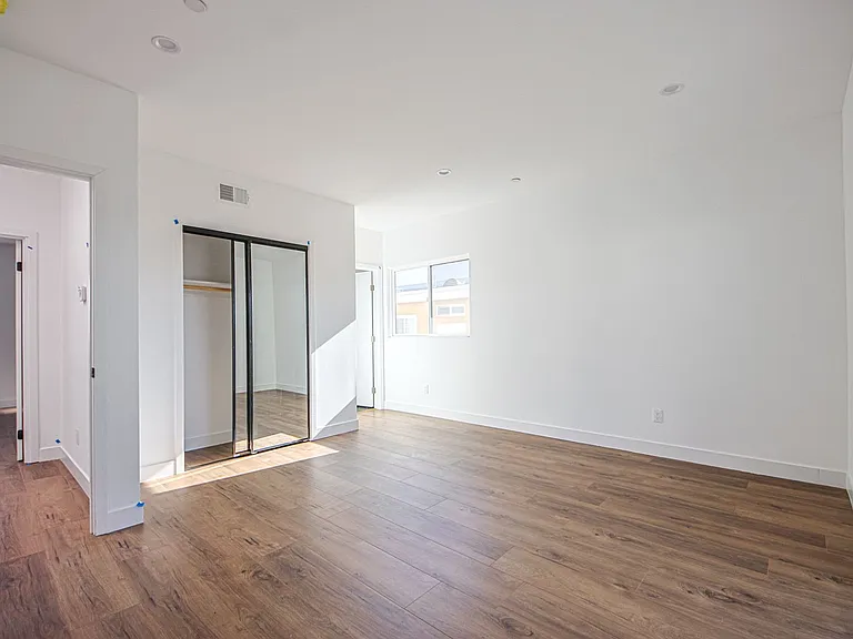 6421 Troost Ave — Photo 20
