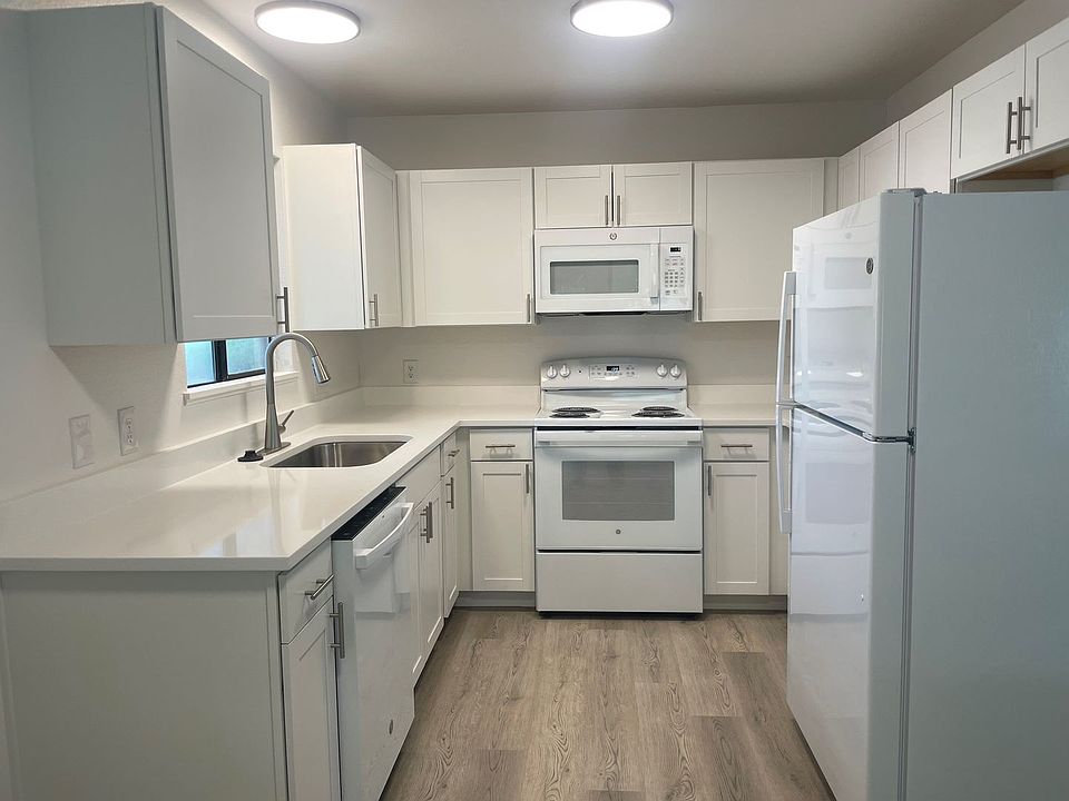 1st image of 615 N Baker Ave #B