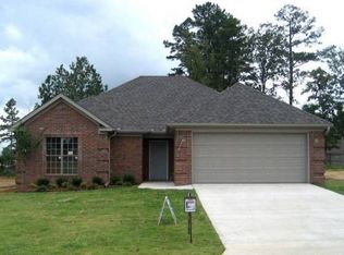 102 Sologne Forest Dr, Maumelle, AR 72113