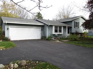 17220 W Roosevelt Ave, New Berlin, WI 53146