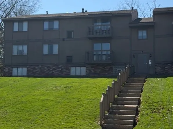 2467 Brook Ledge Rd APT 23B, Bridgeville, PA 15017