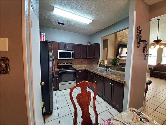 4th image of 10212 Woodleaf Dr