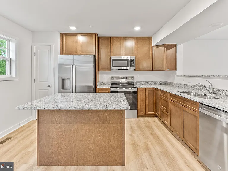 147 Olga Dr — Photo 16