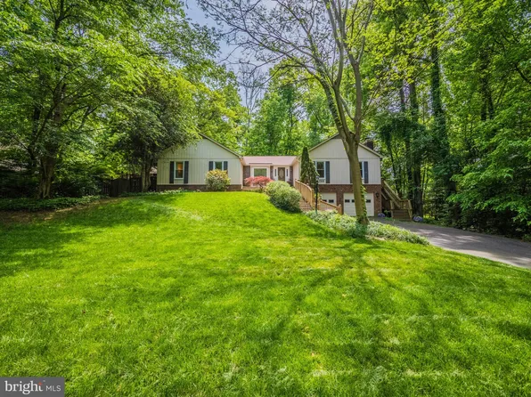 12203 Westwood Hills Dr, Herndon, VA 20171