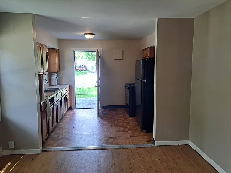 10196 Winkler Dr — Photo 3