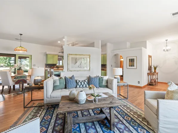 520 Este Es Rd, Taos, NM 87571