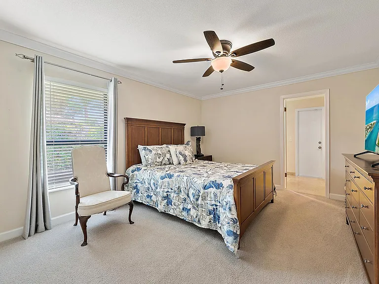 16 Thurston Dr — Photo 24