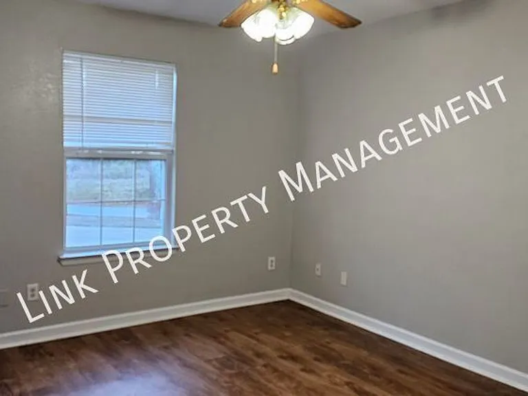 1106 Carline Rd — Photo 3