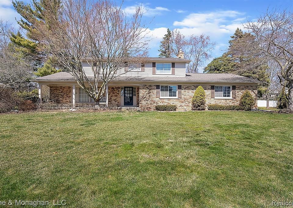 1st image of 2394 Chalet Dr