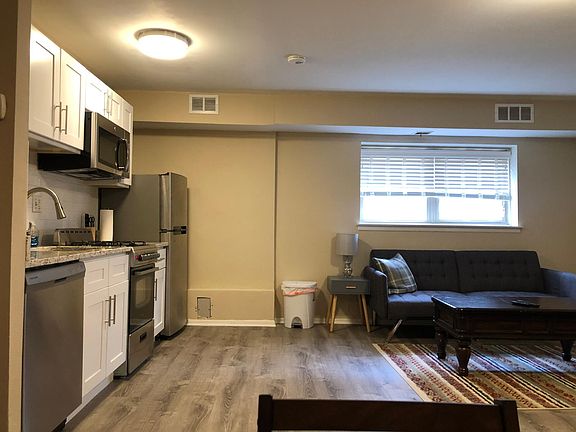 5th image of 1214 Waverly Walk #204