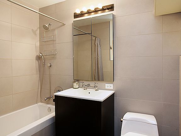 5th image of 540 W 28th St APT 6E