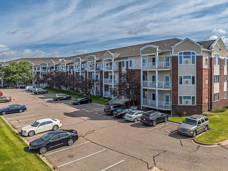 Hearthstone Apartments and Townhomes — Photo 29