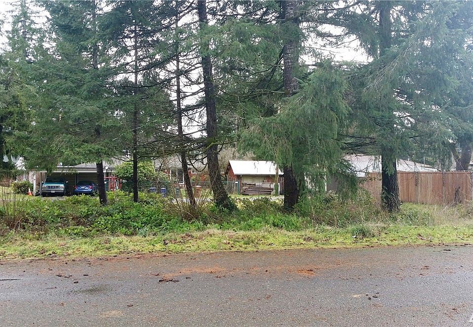 2nd image of 1127 Laurel St
