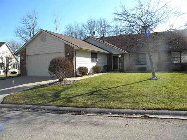 381 Baythorne Dr photo 1