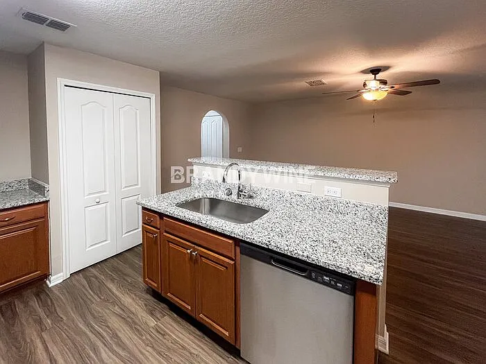 8269 Halls Hammock Ct — Photo 7