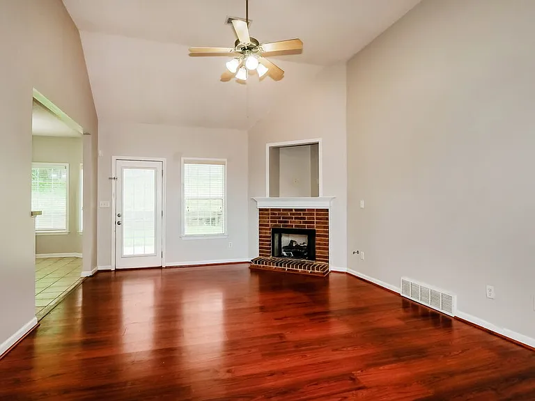 9555 Morning Shadow Dr — Photo 5