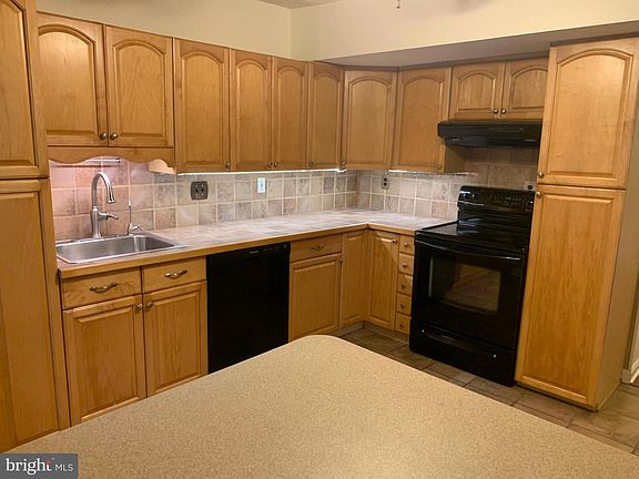 3rd image of 651 Weston Dr