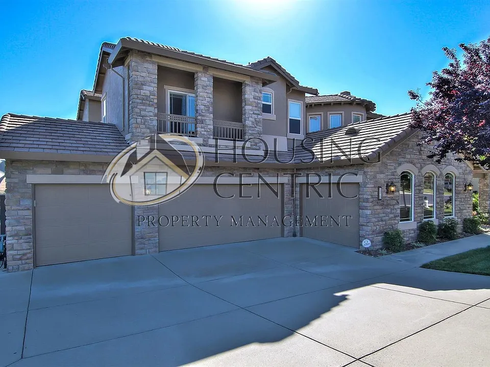 1323 Souza Dr