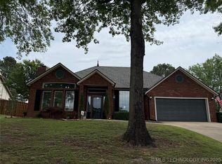 818 N David Ln, Muskogee, OK 74403