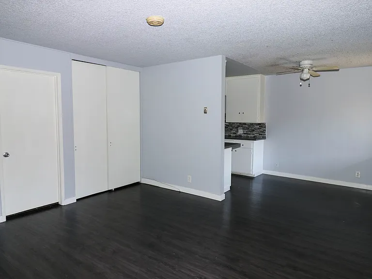 3601 E Vermont St #15 — Photo 7