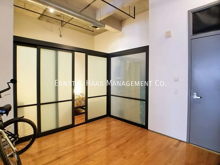 115 W 4th St #210 — Photo 24