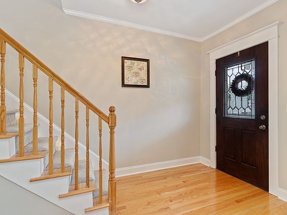 3rd image of 191 Sterling Ave