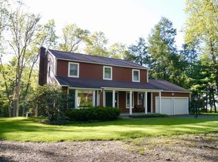 32 Trillium Way, Amherst, MA 01002