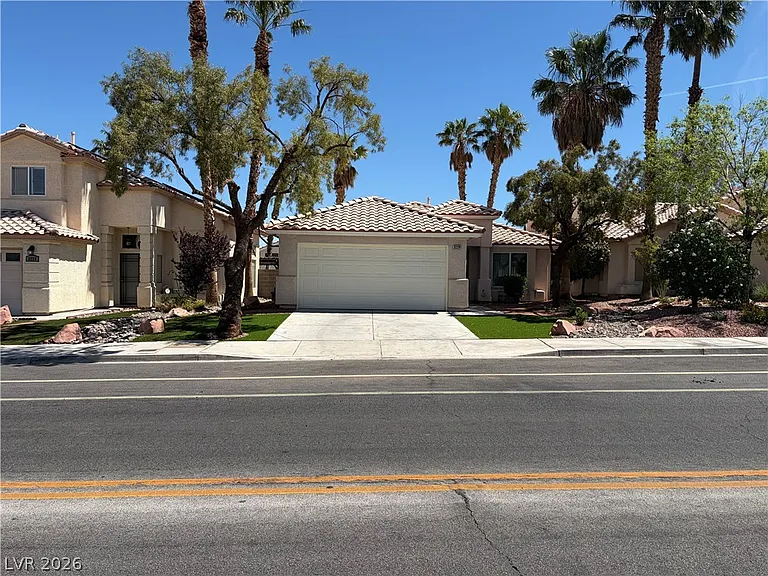 3224 N Campbell Rd — Photo 1