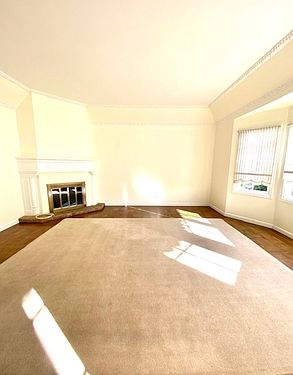 4th image of 1628 Beach St