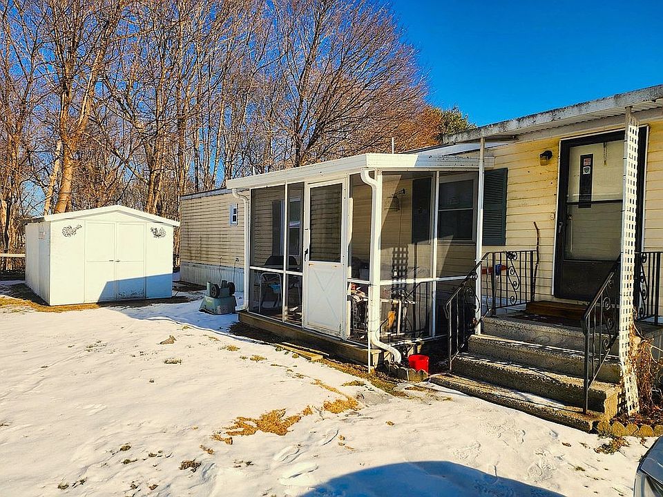 2nd image of 239 Ayer Rd #95