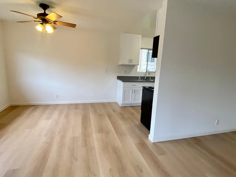 438 Gabilan St — Photo 7