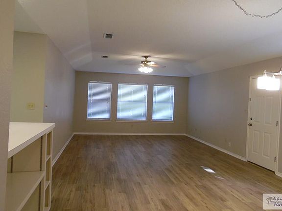 3rd image of 1000 Camelot Dr APT 6231