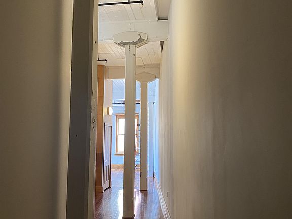 4th image of 112 Gay St S #11072585