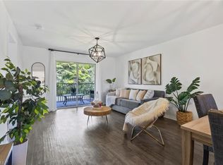 146 Cypress Way E #805, Naples, FL 34110