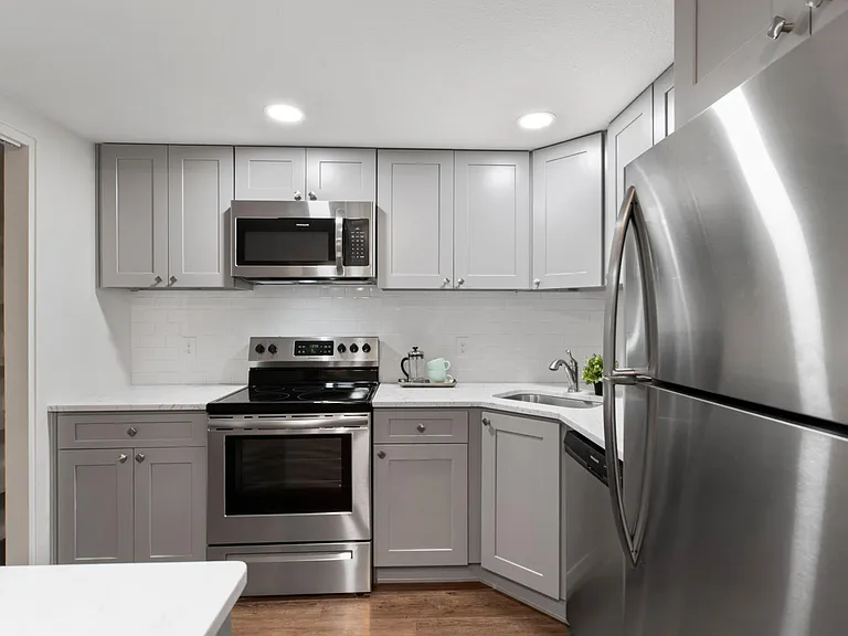 2355 Grove St #12 — Photo 9