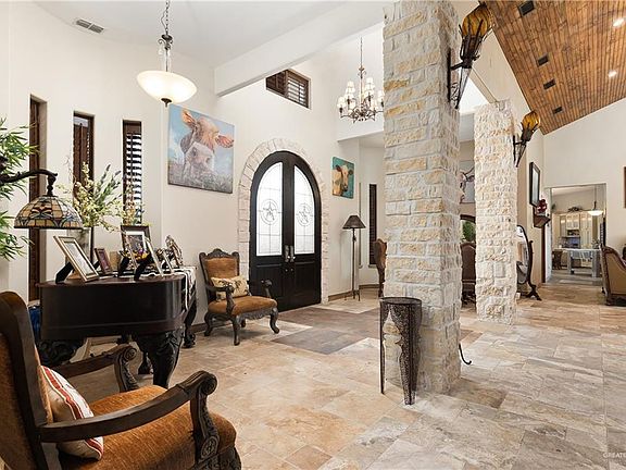 5th image of 2628 W Chapin St