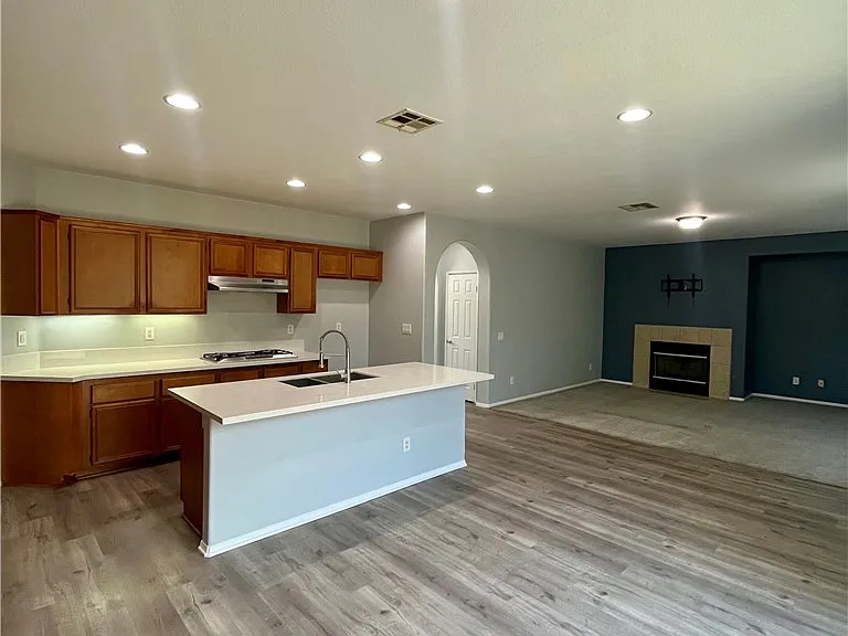 27903 Crescent Ct — Photo 4
