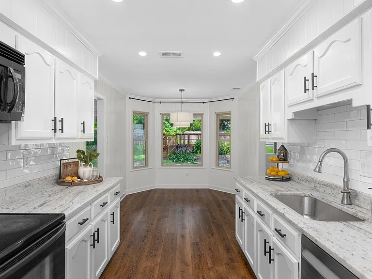 3075 Stonecrest Cir — Photo 13