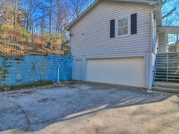 3rd image of 7816 Jefferson Oaks Dr