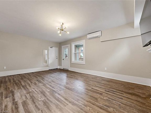 4th image of 41 Albert St