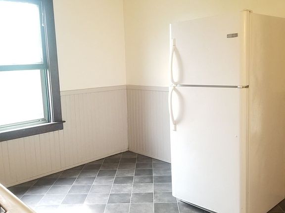 4th image of 325 E Thurston St APT B