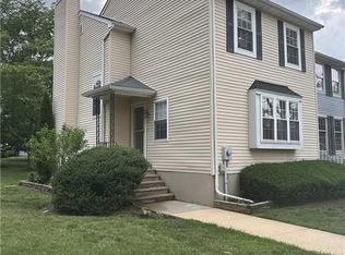 6 Delikat Ln, Sayreville, NJ 08872